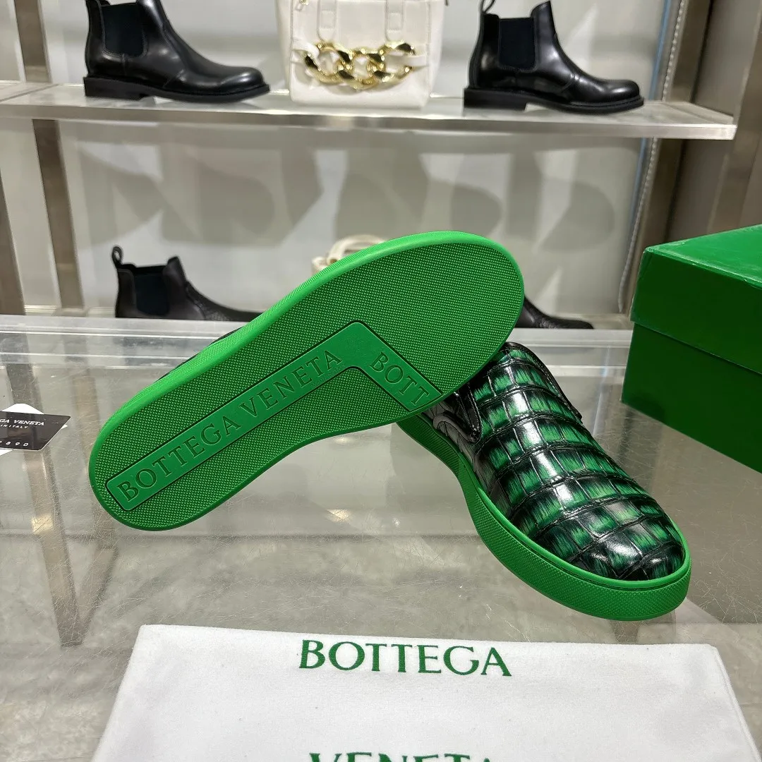 [BV] Top P: 720💰 Couple style, Size: Female 35-39, Male 39--44 (Female 40. Male 38. 45, non-refundable) Bottega Veneta 2025 new model, the highest version in the counter, Bottega Veneta counter synchronization style! Round toe braided slip-on shoes! Imported cowhide leather surface, original molded outsole! 1:1 replica! !